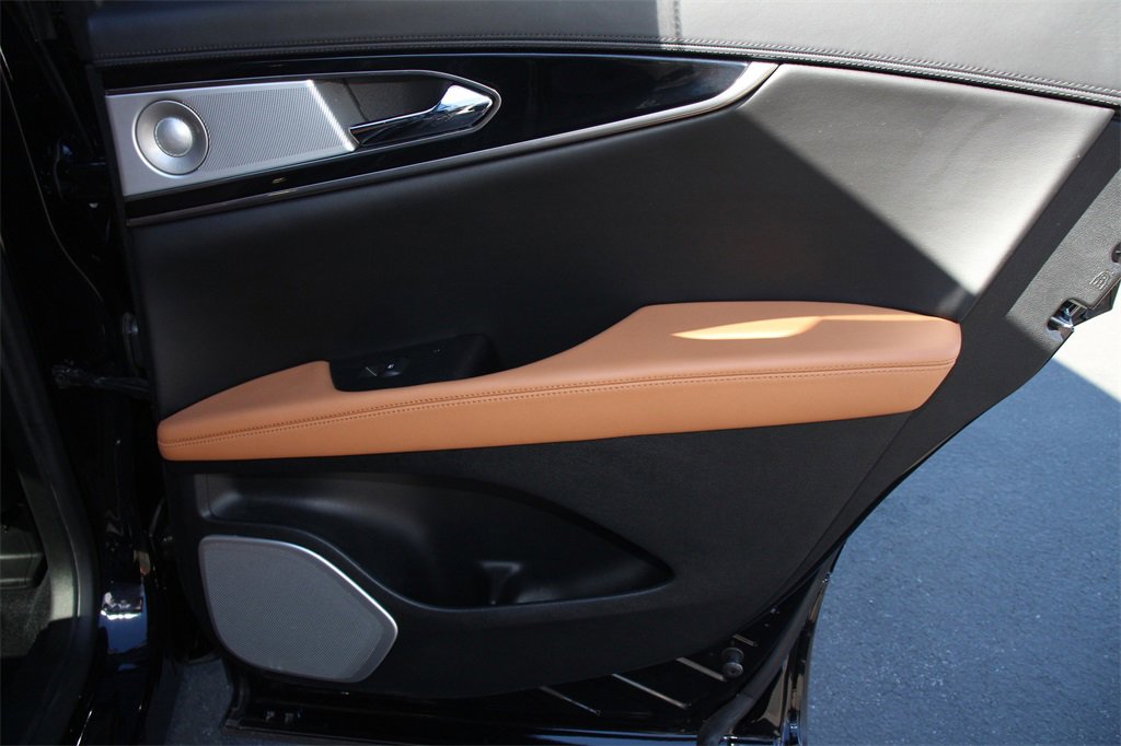 Certified 2023 Lincoln Nautilus Black Label w/ Class II Trailer Tow Package image 21