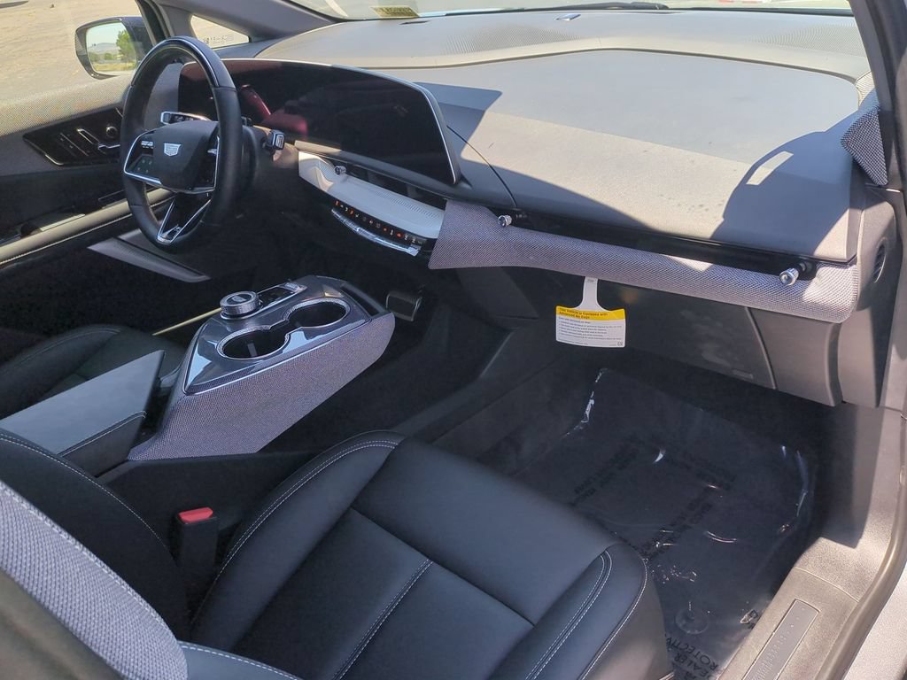 Used 2026 Cadillac Optiq Luxury 1 RWD image 36