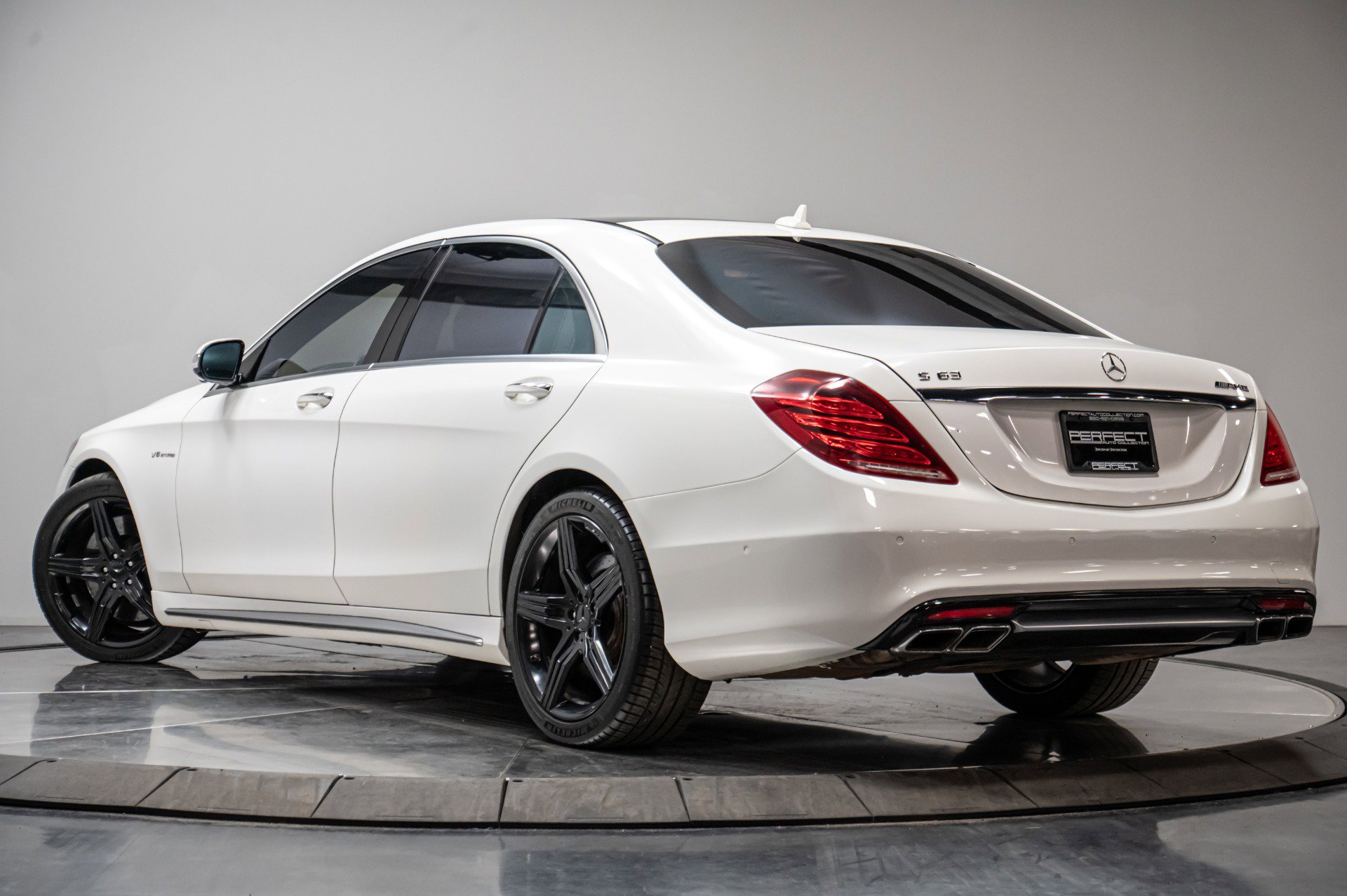 Used 2015 Mercedes-Benz S 63 AMG 4MATIC Sedan w/ Driver Assistance Package image 19