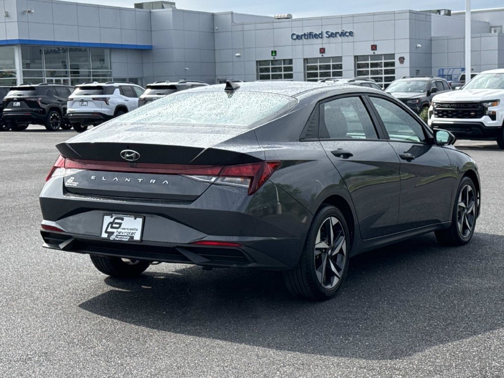 Used 2023 Hyundai Elantra SEL w/ Convenience Package FWD image 25