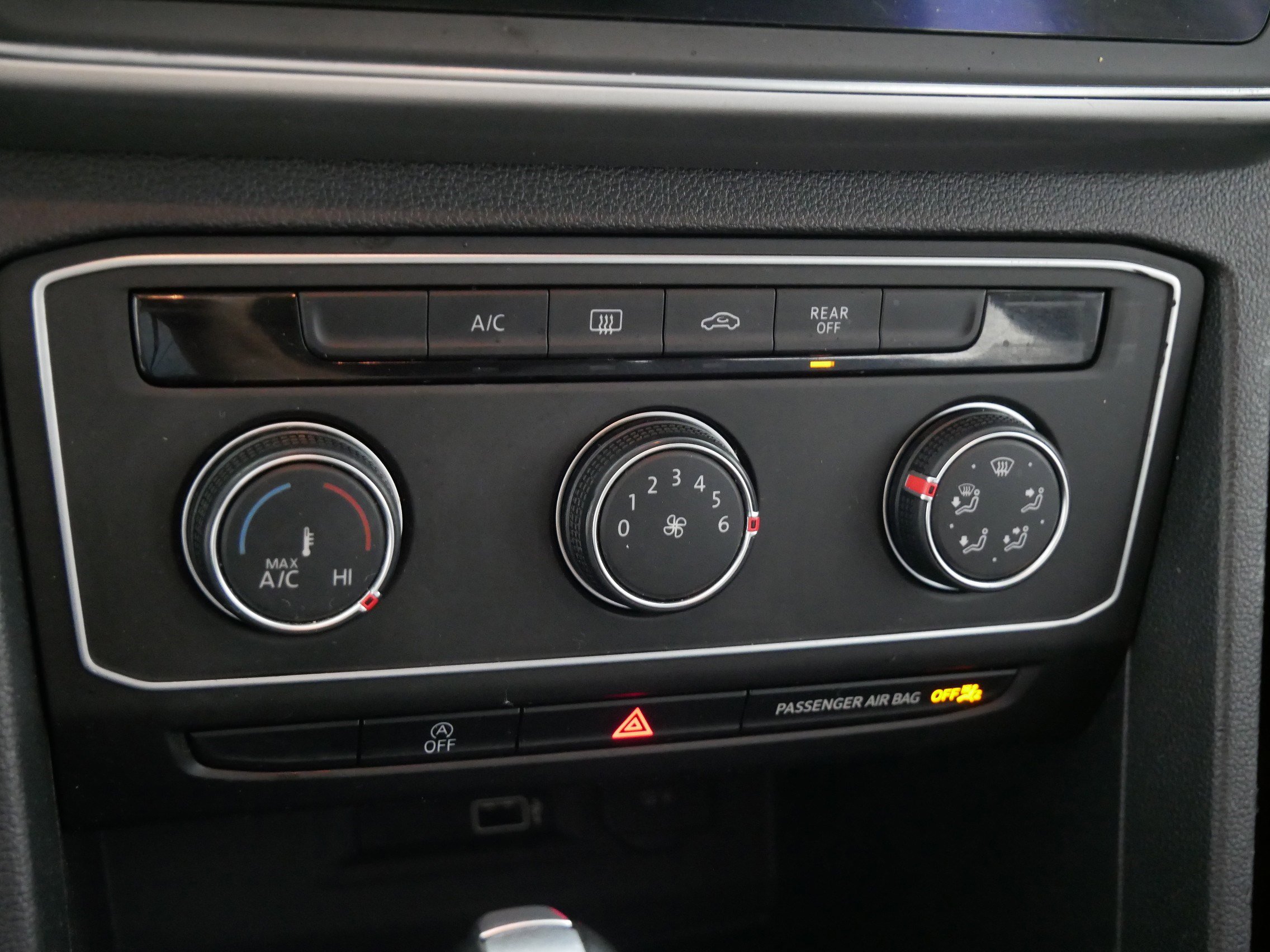 Used 2018 Volkswagen Atlas Launch Edition image 23