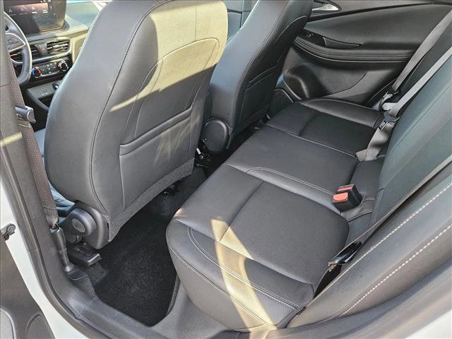 Used 2024 Buick Encore GX Sport Touring image 17