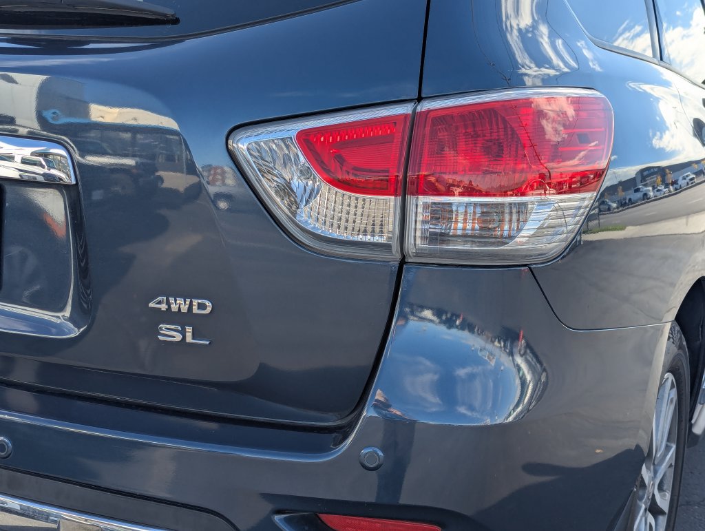 Used 2013 Nissan Pathfinder SL AWD/4WD image 5