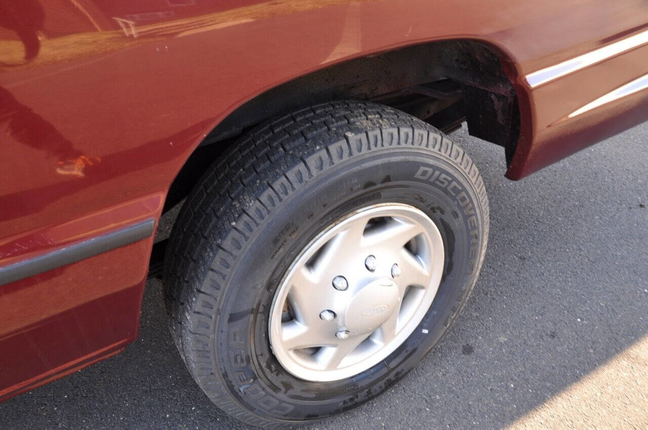 Used 2005 Ford E-350 and Econoline 350 XL image 22