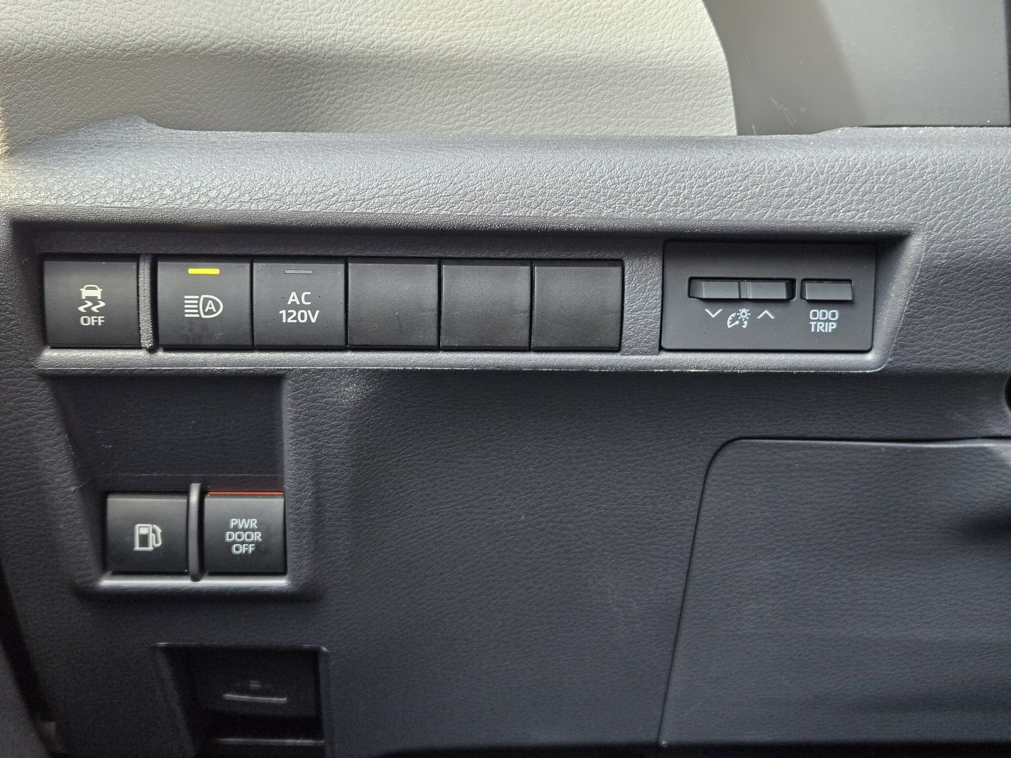 Used 2022 Toyota Sienna XLE w/ XLE Plus Package AWD/4WD image 21