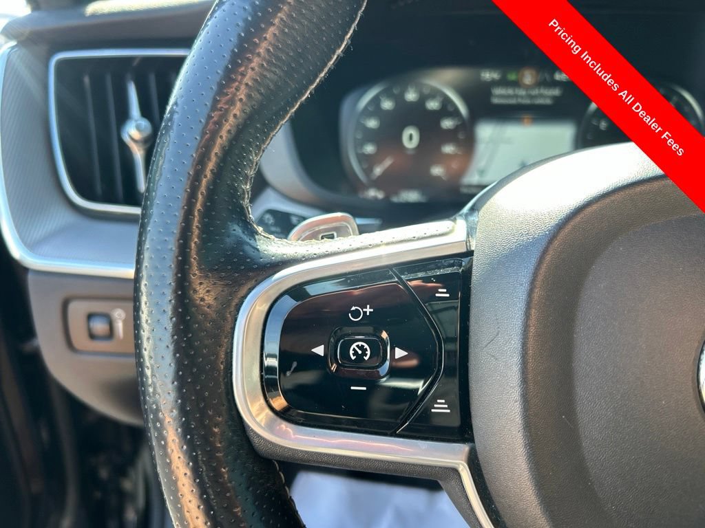 Used 2018 Volvo XC60 T5 R-Design w/ Convenience Package AWD/4WD image 7