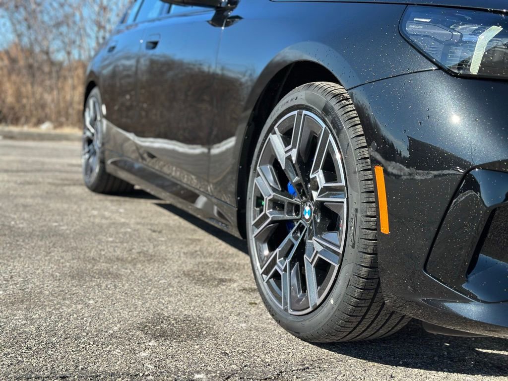 New 2026 BMW 530i xDrive w/ M Sport Package image 9