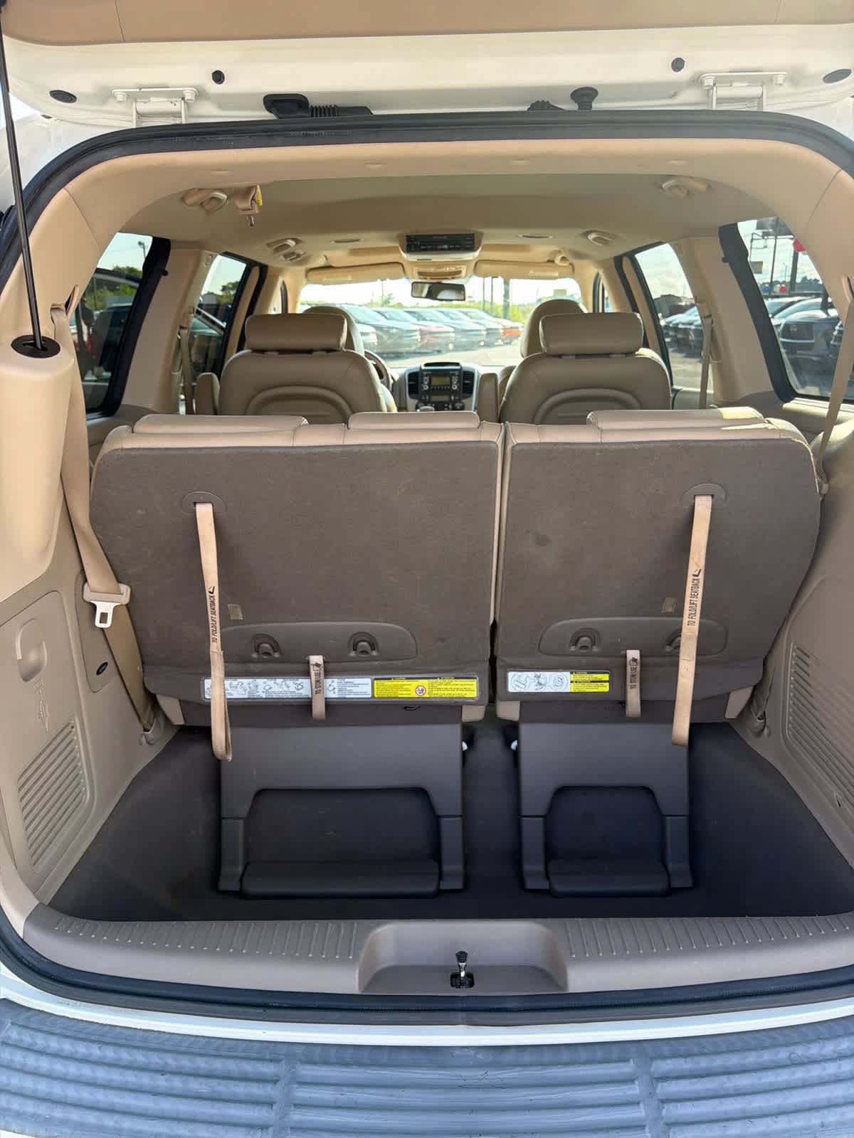 Used 2010 Kia Sedona EX w/ Luxury Pkg FWD image 9