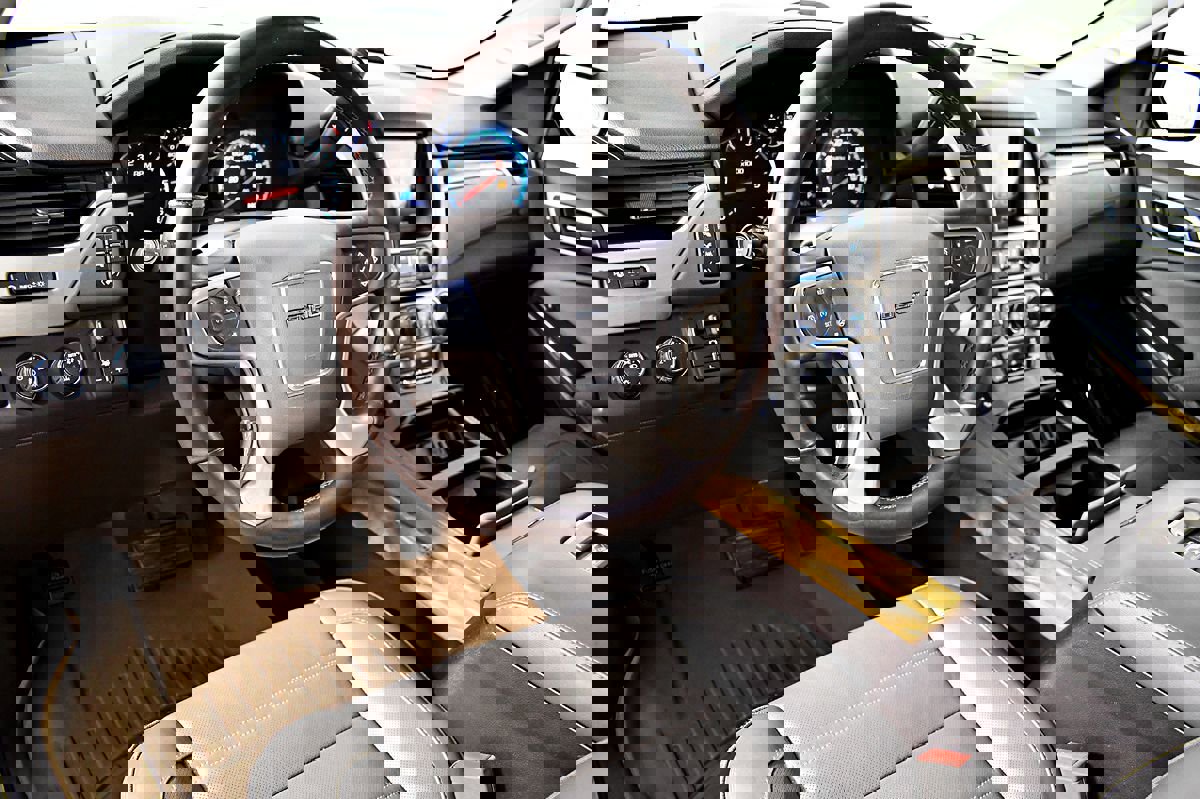 Used 2017 GMC Yukon XL Denali w/ Open Road Package image 24