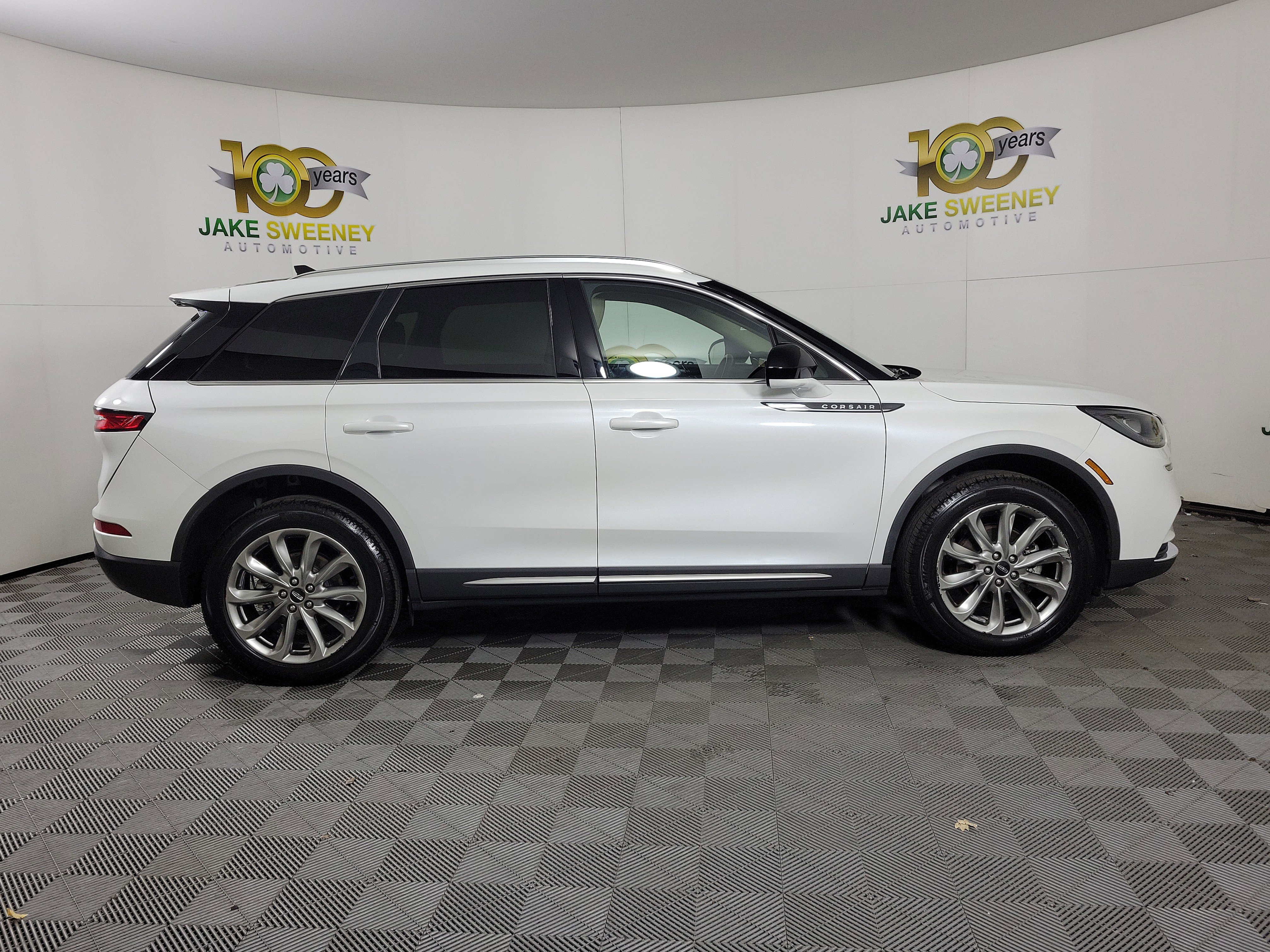 Used 2022 Lincoln Corsair AWD w/ Premium Package image 8