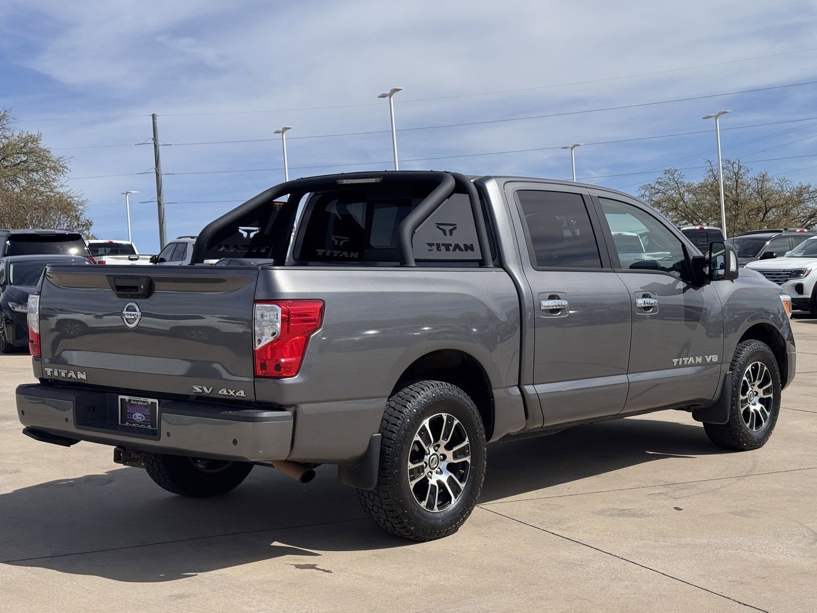 Used 2020 Nissan Titan SV w/ SV Convenience Package image 4