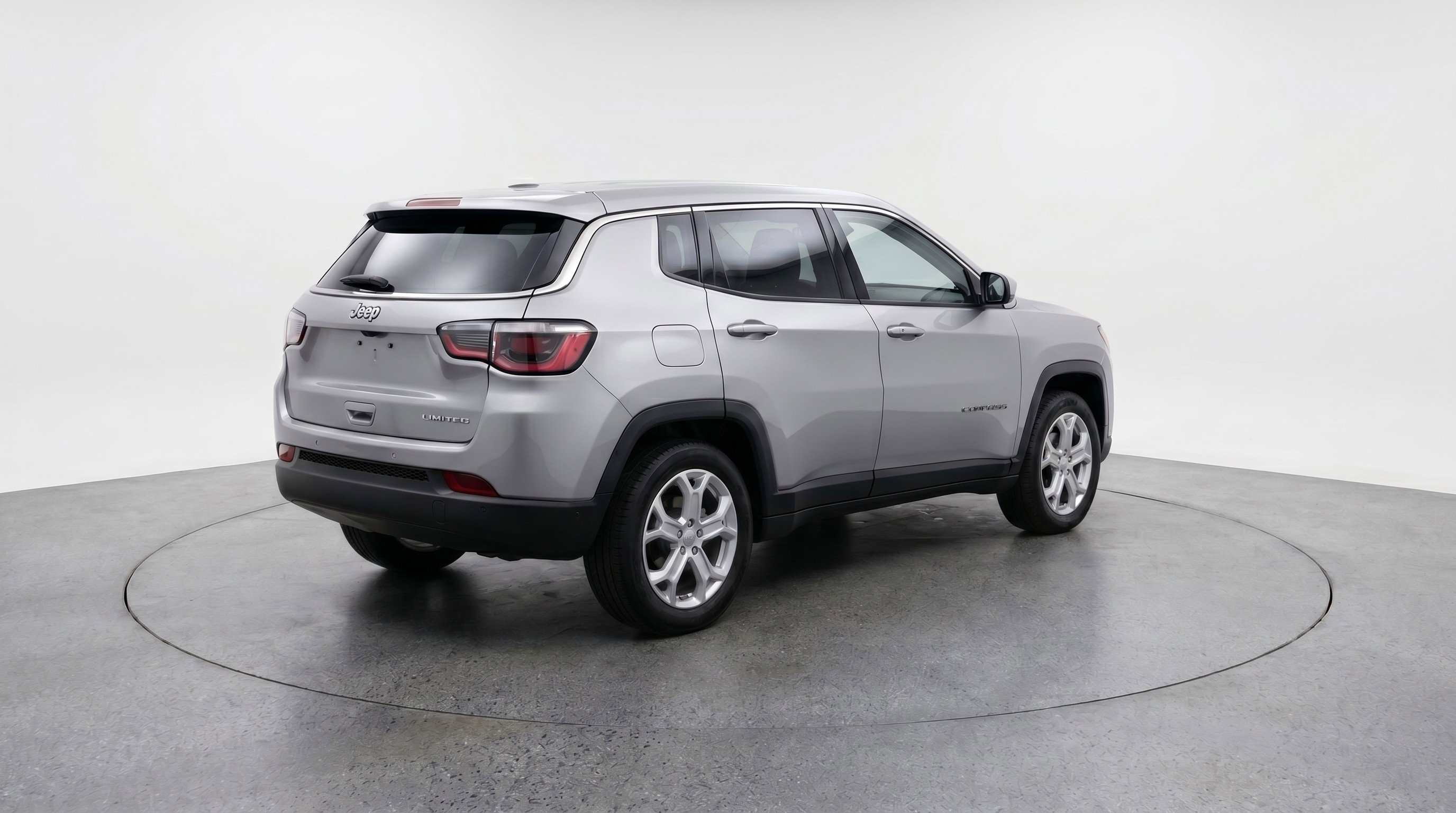 Used 2025 Jeep Compass Latitude AWD/4WD image 9