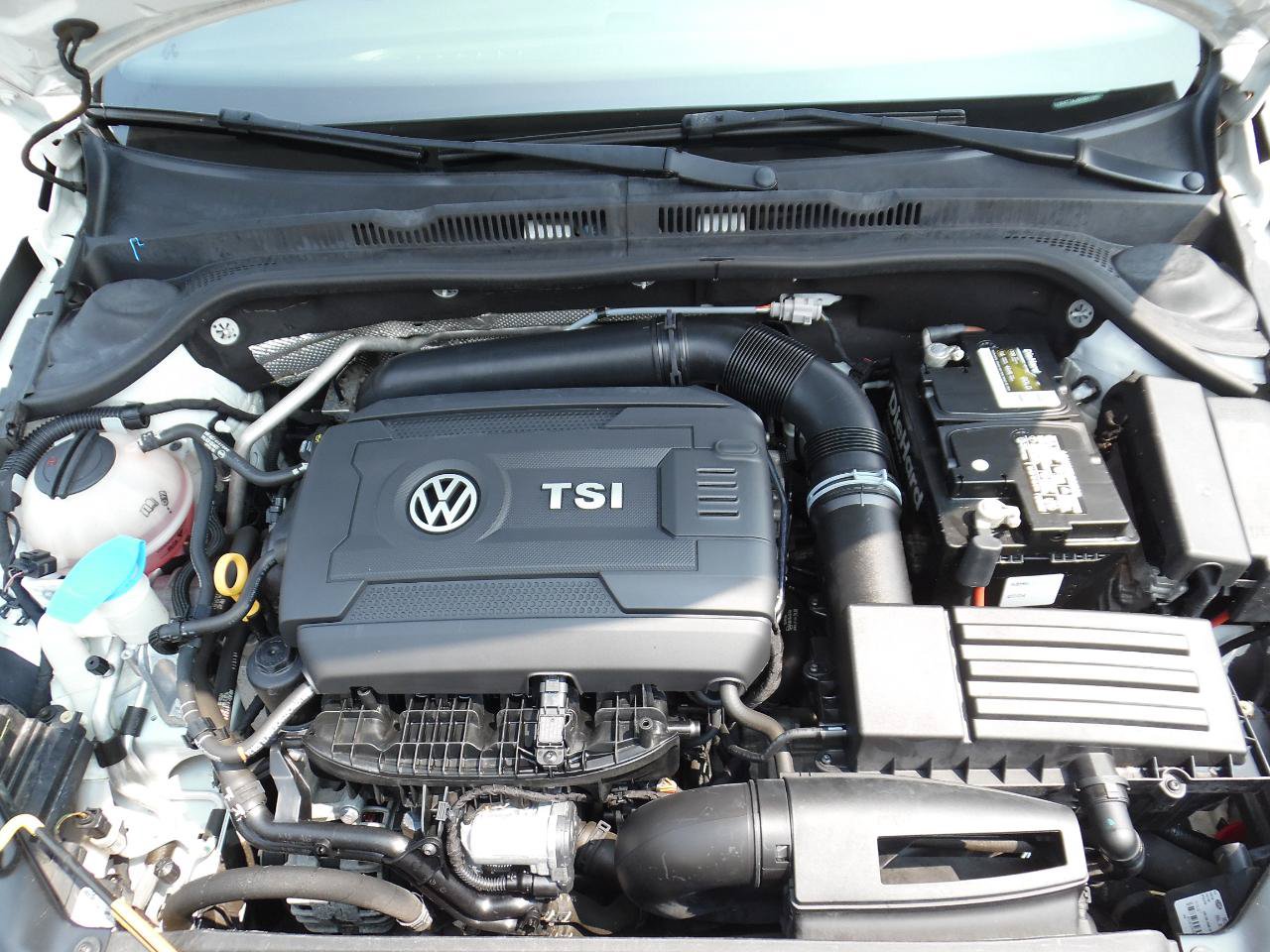 Used 2015 Volkswagen Jetta GLI SE FWD image 27