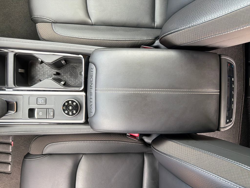 Certified 2025 Nissan Pathfinder SL AWD/4WD image 29