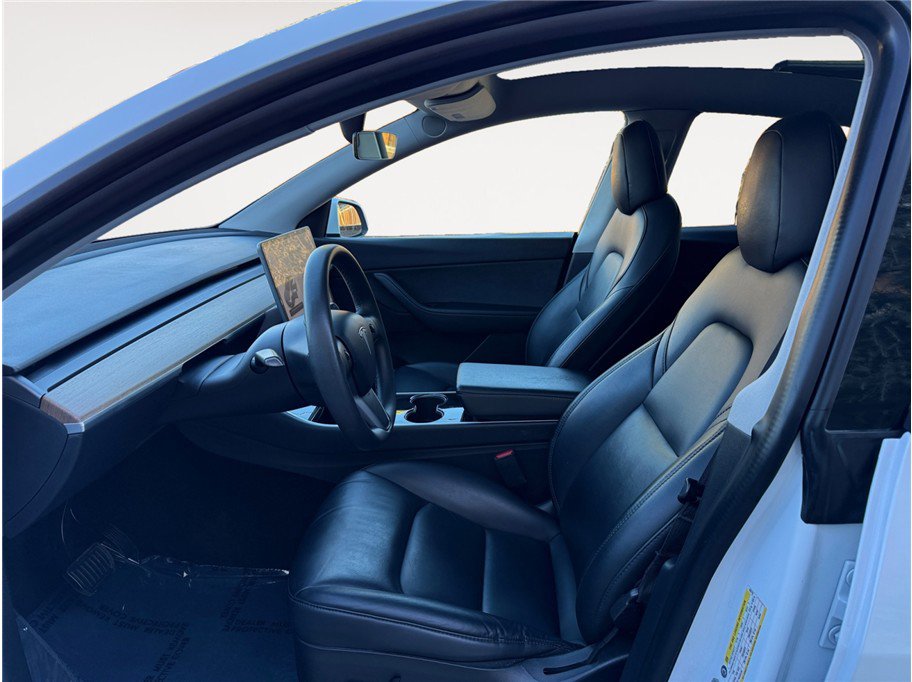 Used 2020 Tesla Model Y Long Range image 9