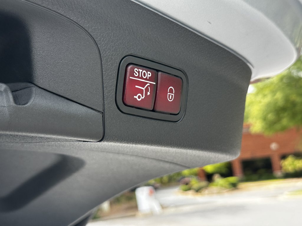 Certified 2025 Mercedes-Benz GLE 450e 4MATIC image 22