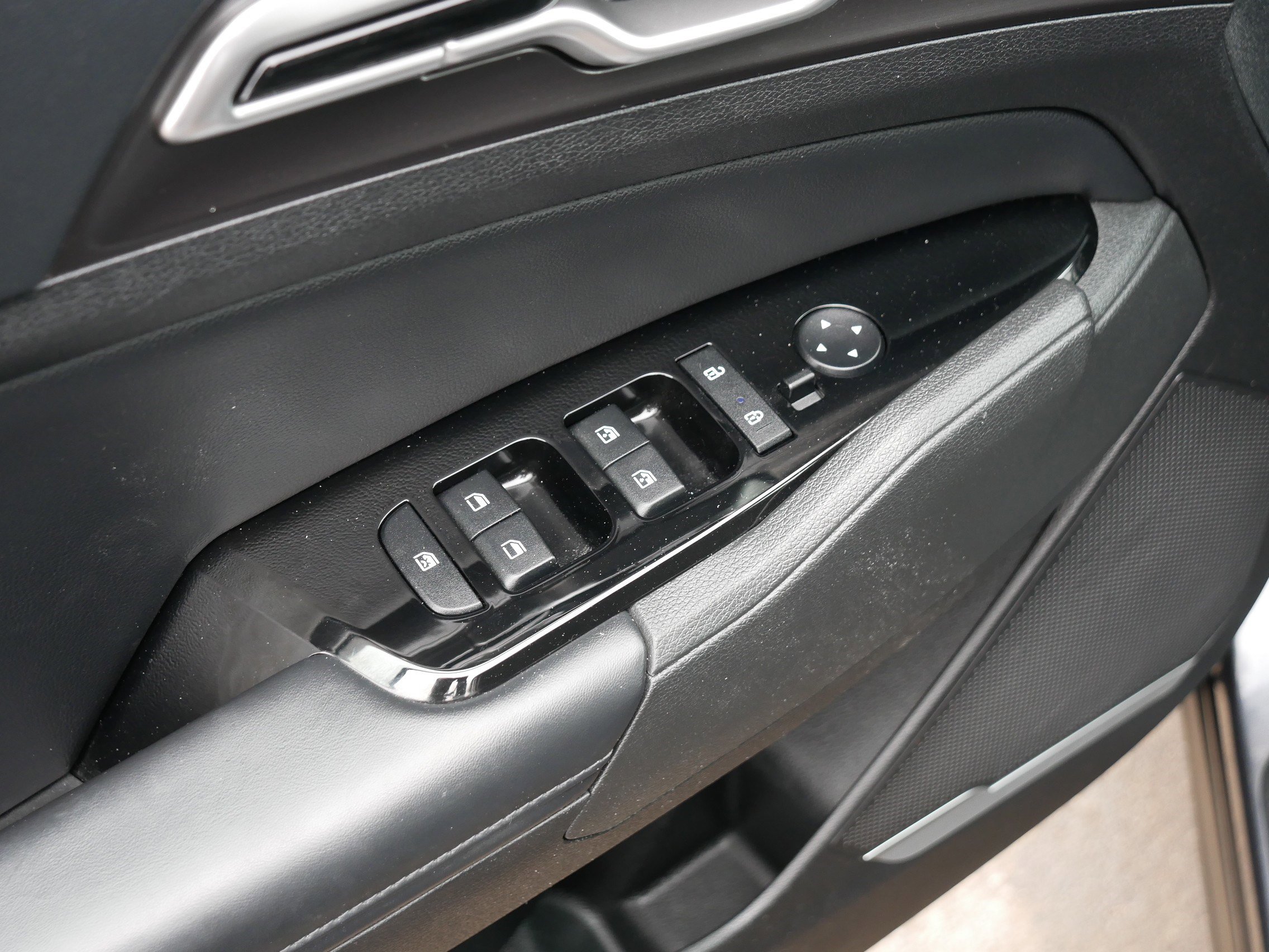 Used 2023 Kia Sportage EX image 19