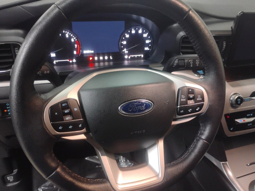 Used 2024 Ford Explorer XLT w/ Equipment Group 202A image 16