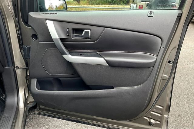 Used 2013 Ford Edge SEL image 24