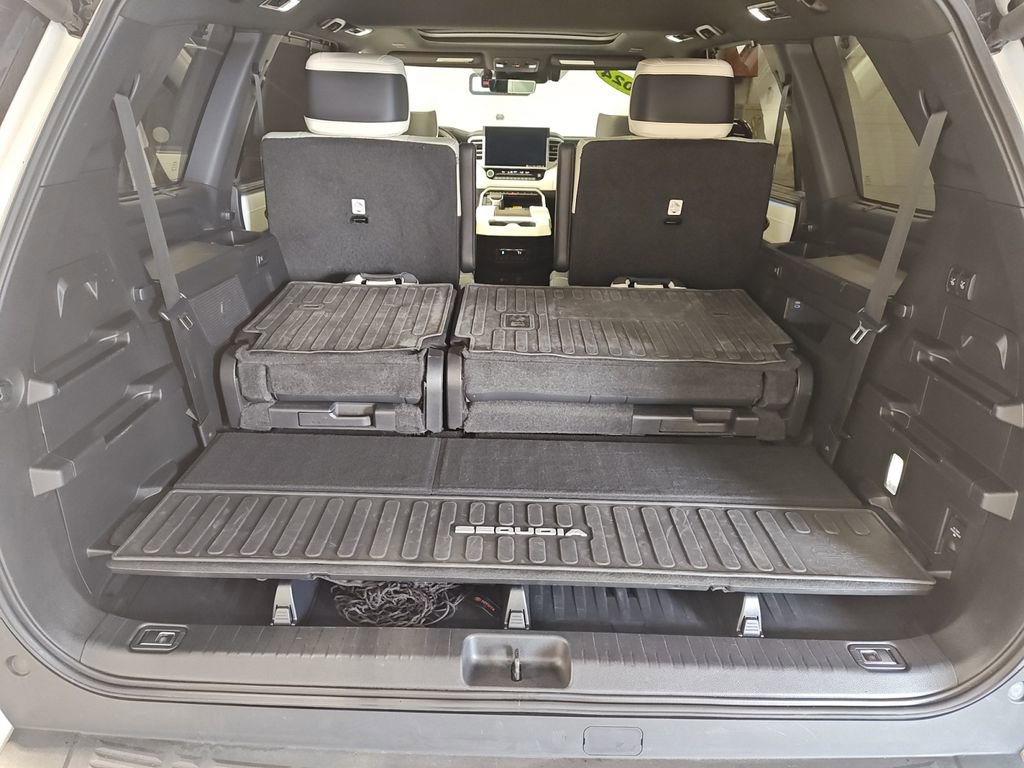 Used 2024 Toyota Sequoia Capstone AWD/4WD image 33