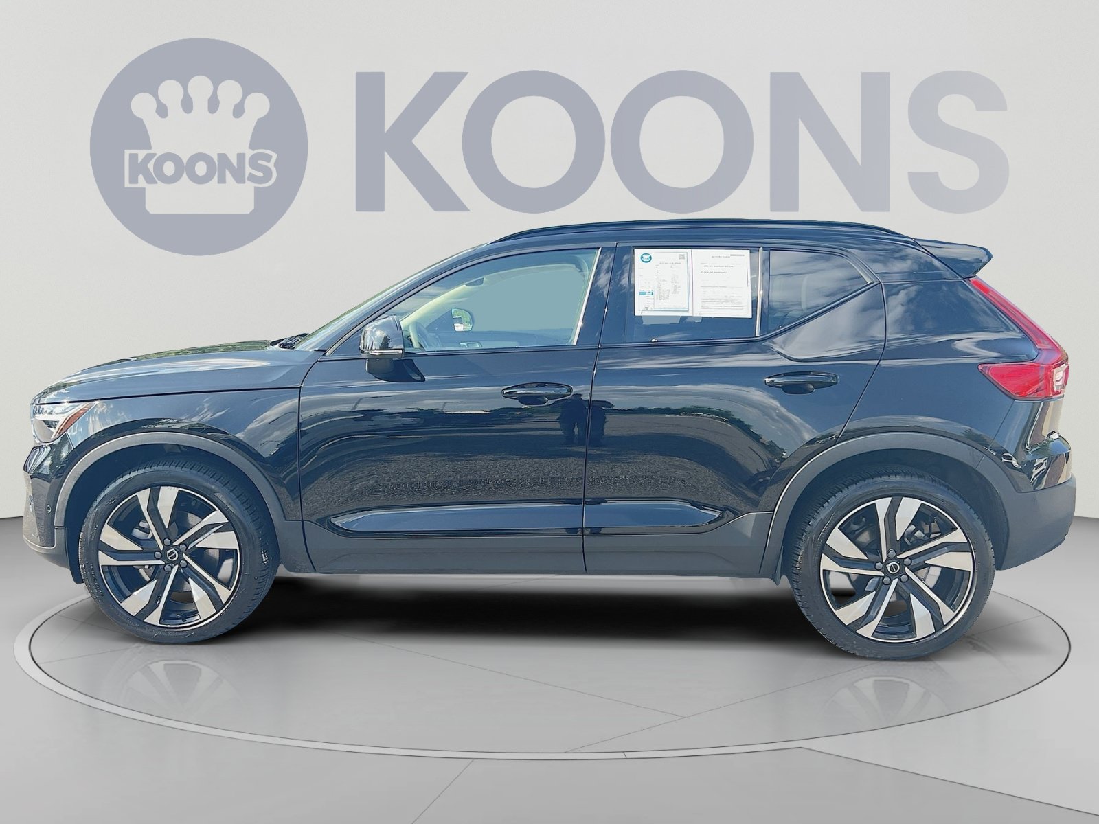 Certified 2024 Volvo XC40 B5 Ultimate w/ Protection Package Premier AWD/4WD image 2
