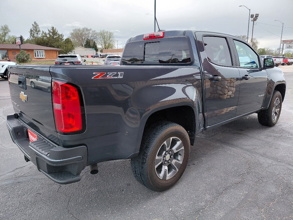 Used 2017 Chevrolet Colorado Z71 AWD/4WD image 6