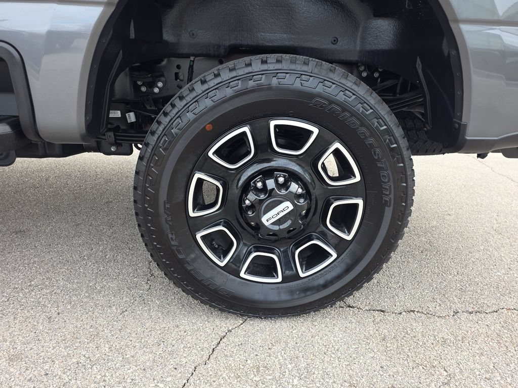 Used 2025 Ford F250 Platinum AWD/4WD image 13