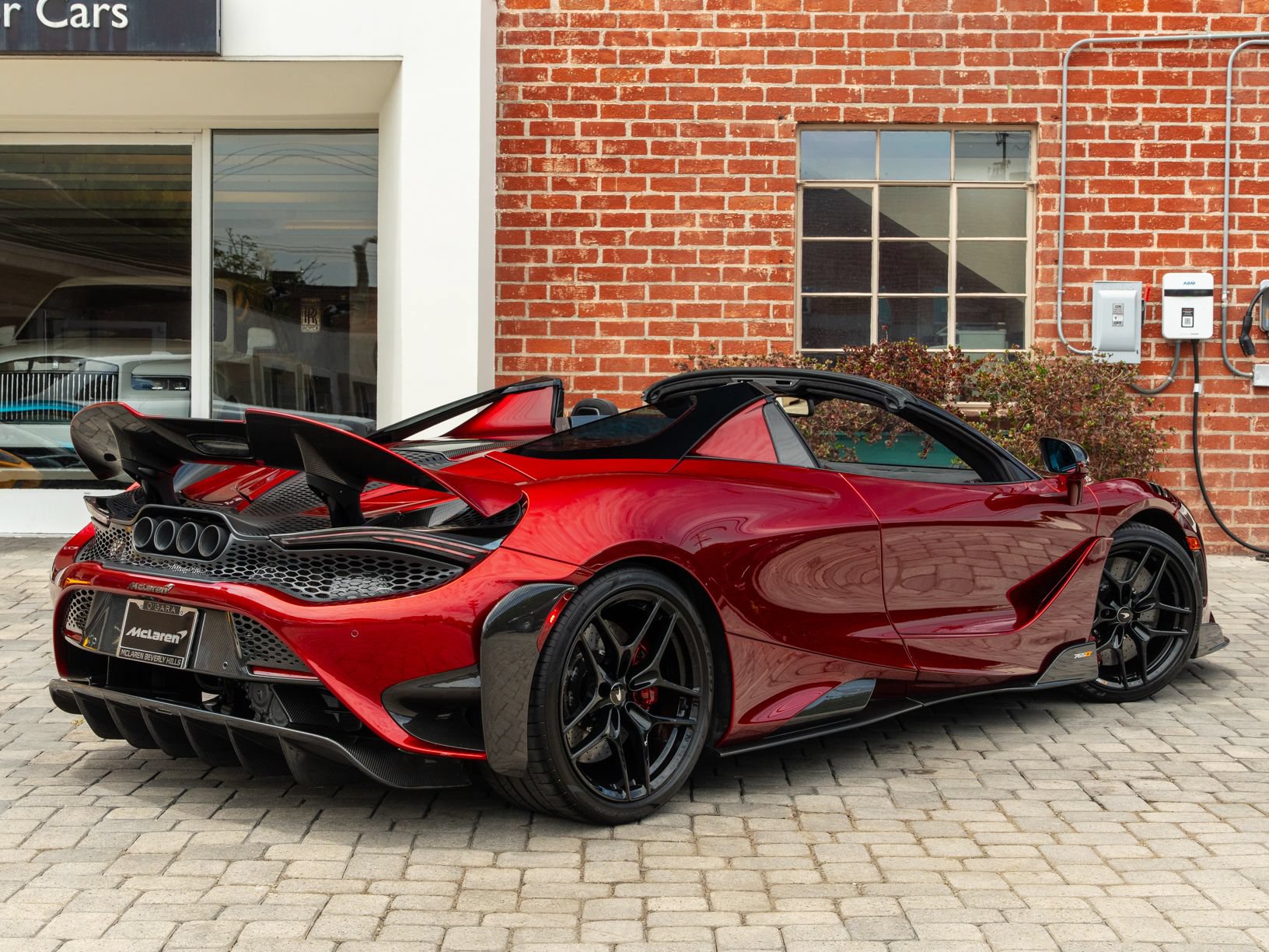 Used 2022 McLaren 765LT RWD image 4