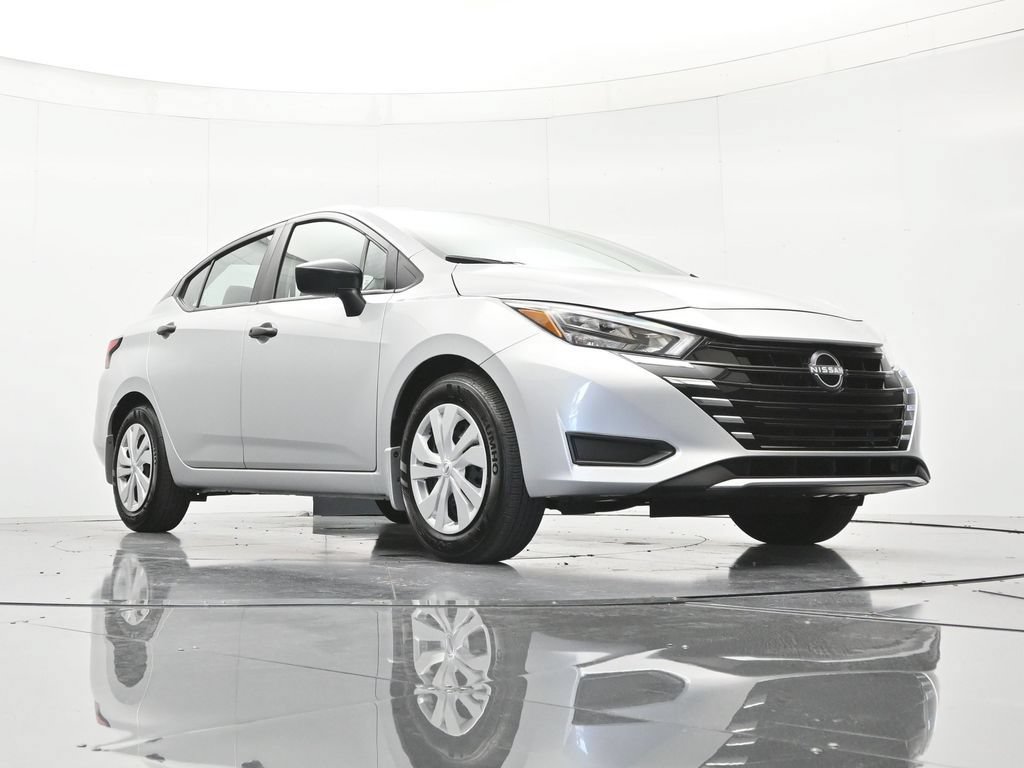 Used 2025 Nissan Versa S FWD image 38