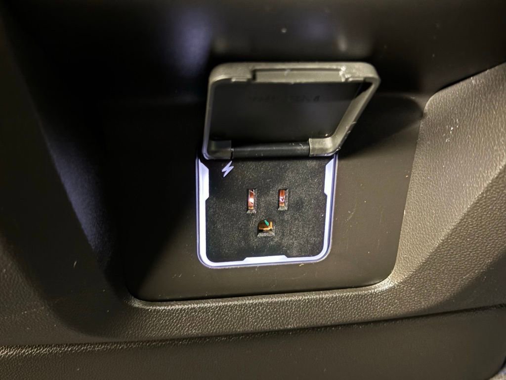 Used 2025 GMC Yukon Denali image 38