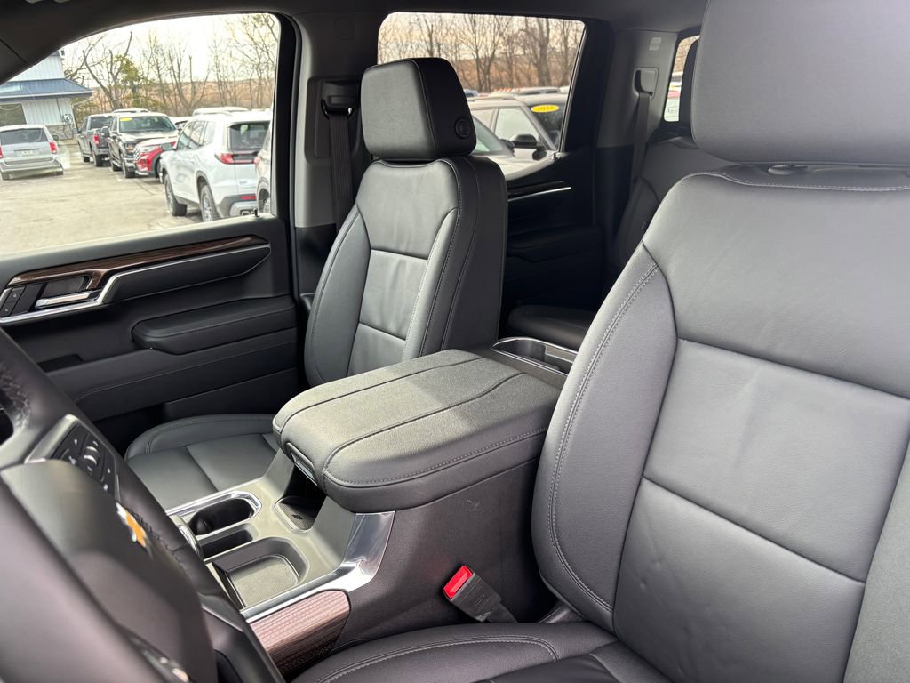 Used 2025 Chevrolet Silverado 1500 LT w/ Leather Package image 25