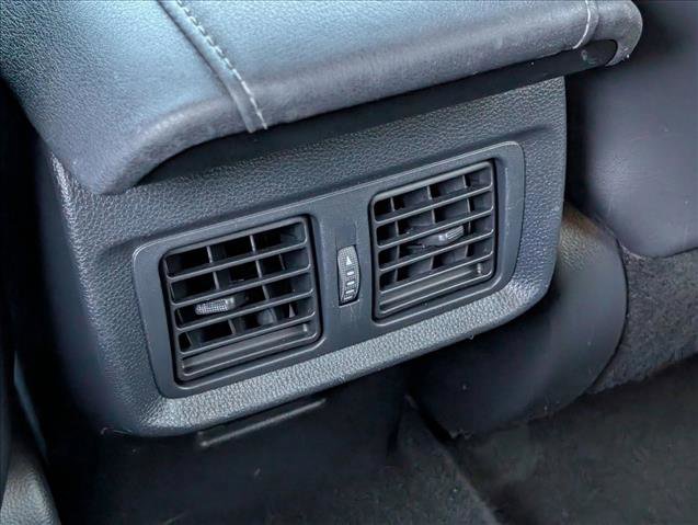 Used 2022 Toyota Venza XLE AWD/4WD image 17