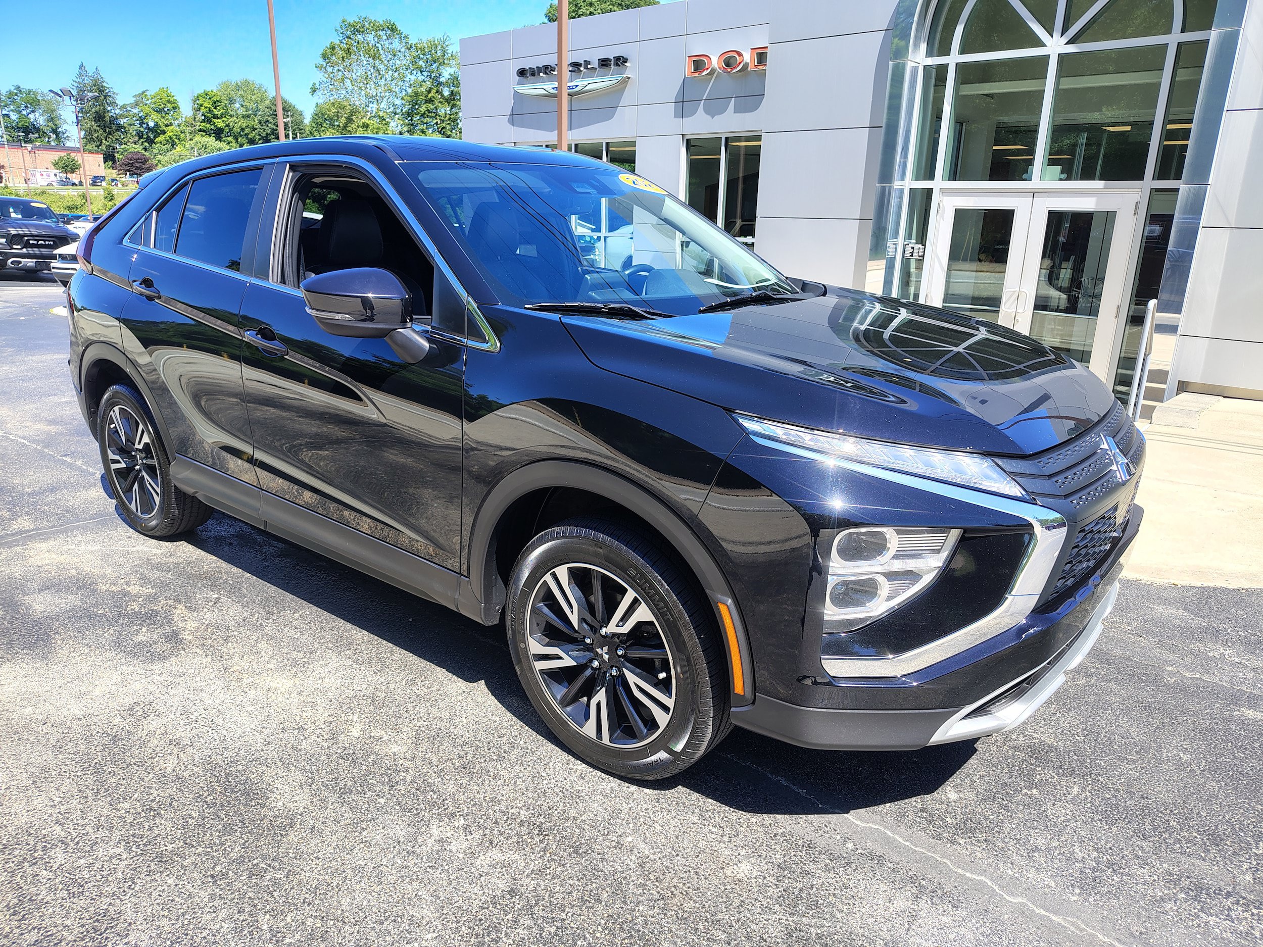 Used 2023 Mitsubishi Eclipse Cross SE AWD/4WD image 2