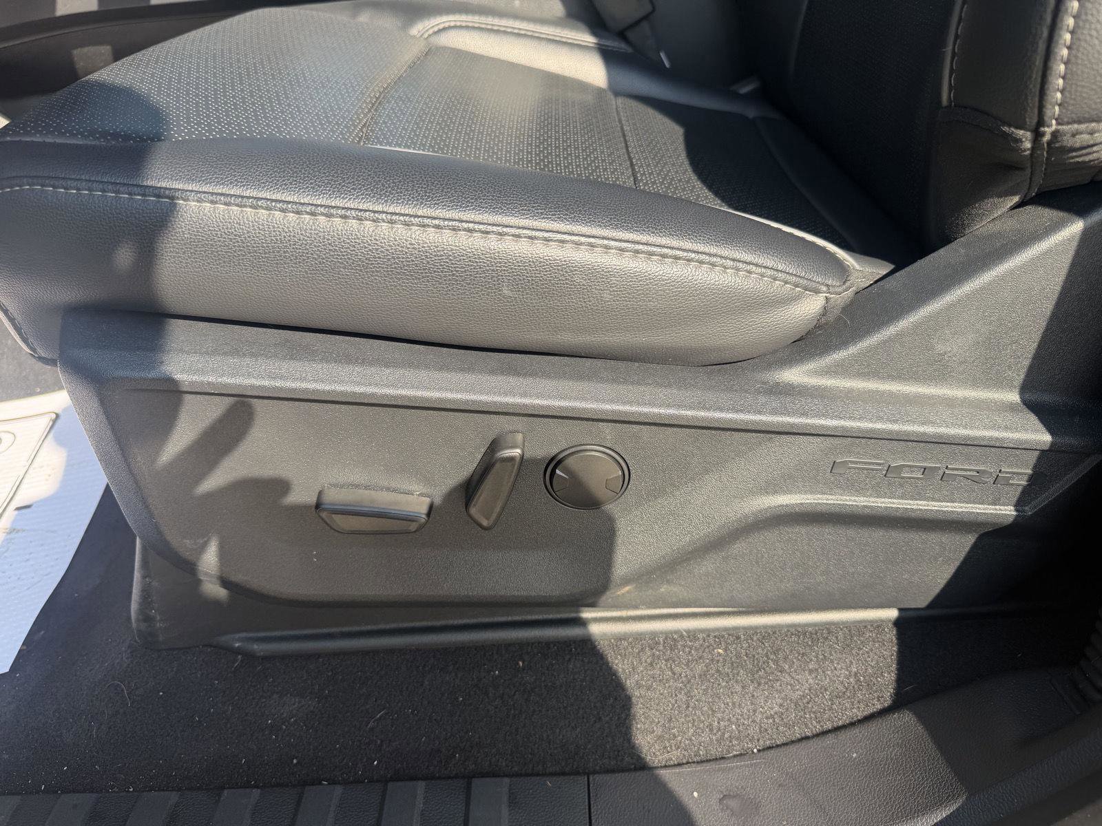 Used 2025 Ford F150 Lariat w/ Equipment Group 501A Mid image 14