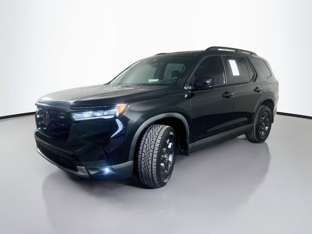 Used 2023 Honda Pilot TrailSport image 4
