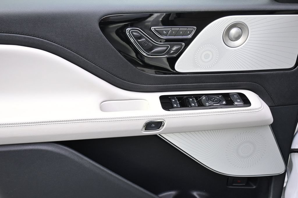 New 2026 Lincoln Aviator Reserve AWD/4WD image 23