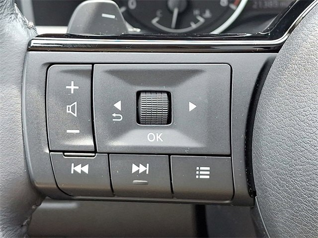 Used 2023 Nissan Rogue SL w/ SL Premium Package image 23