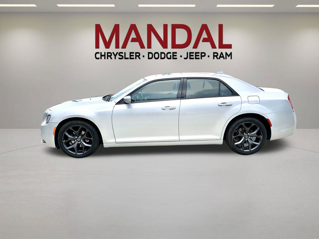 Used 2021 Chrysler 300 S RWD image 9