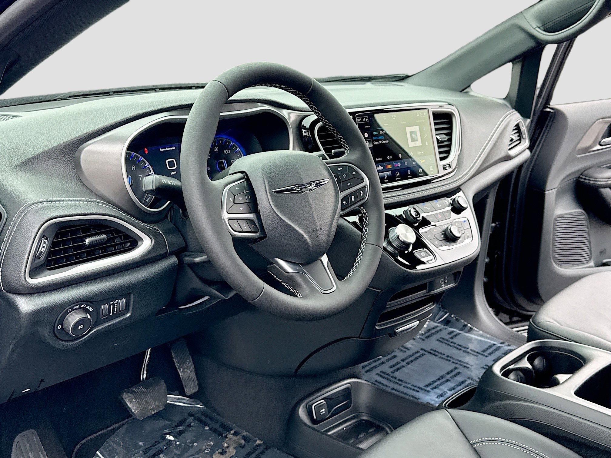 New 2026 Chrysler Pacifica Select image 4