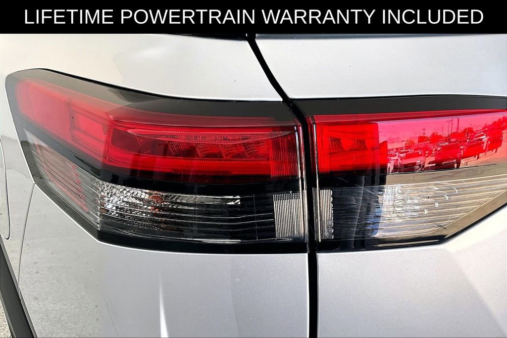 Used 2025 Nissan Pathfinder Platinum w/ Cargo Package image 41