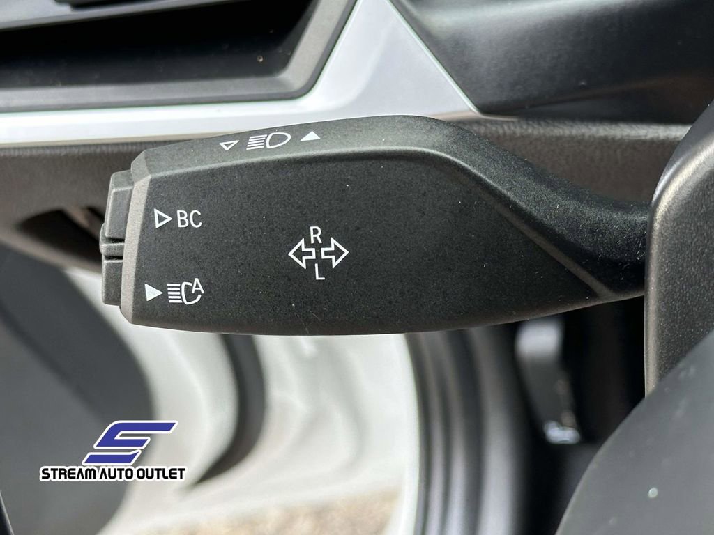 Used 2024 BMW 330i xDrive Sedan w/ Convenience Package image 24