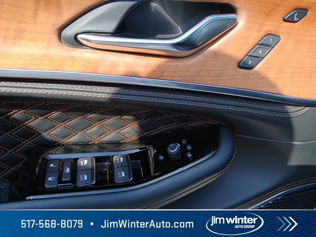 Used 2024 Jeep Grand Cherokee L Summit AWD/4WD image 19