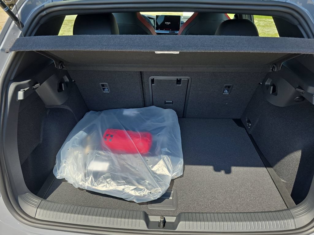 New 2026 Volkswagen GTI SE FWD image 11