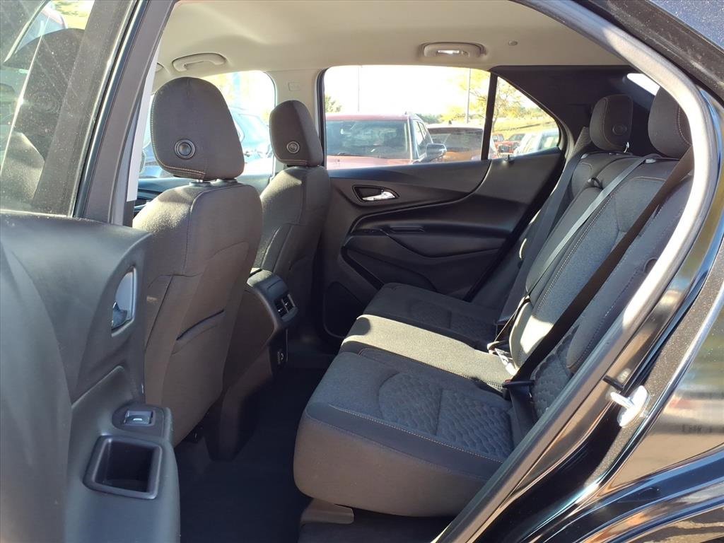Used 2020 Chevrolet Equinox LT w/ Driver Convenience Package image 11