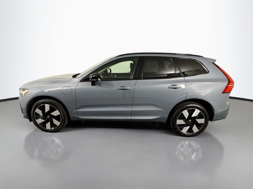 Used 2024 Volvo XC60 T8 Ultimate w/ Climate Package AWD/4WD image 4