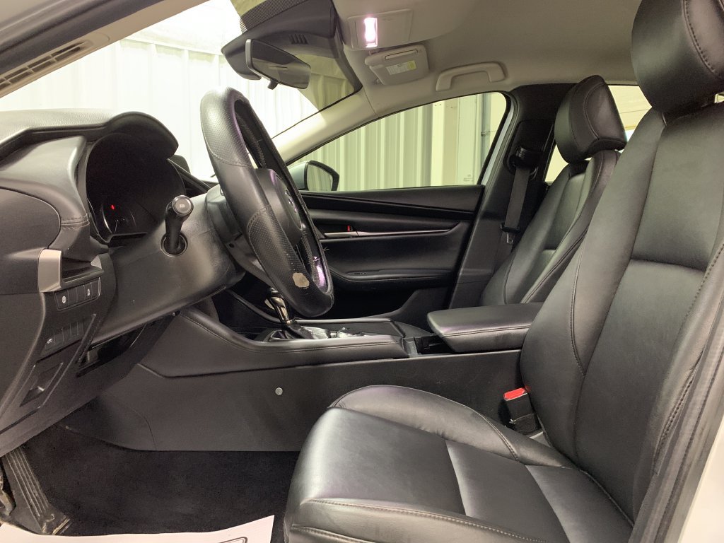 Used 2020 MAZDA MAZDA3 Sedan w/ Select Package FWD image 17