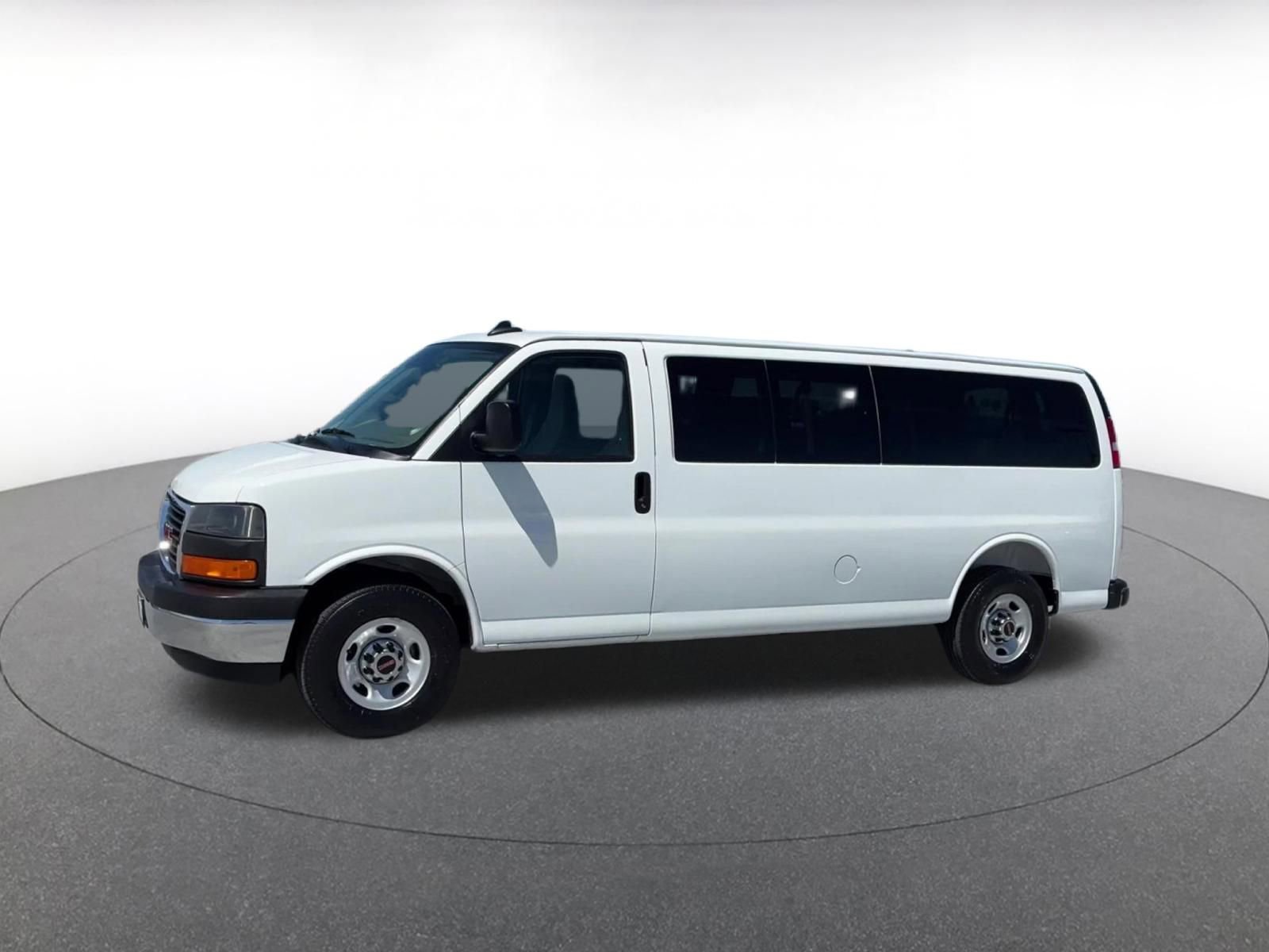Used 2025 GMC Savana 3500 LT w/ LT Preferred Equipment Group RWD image 8