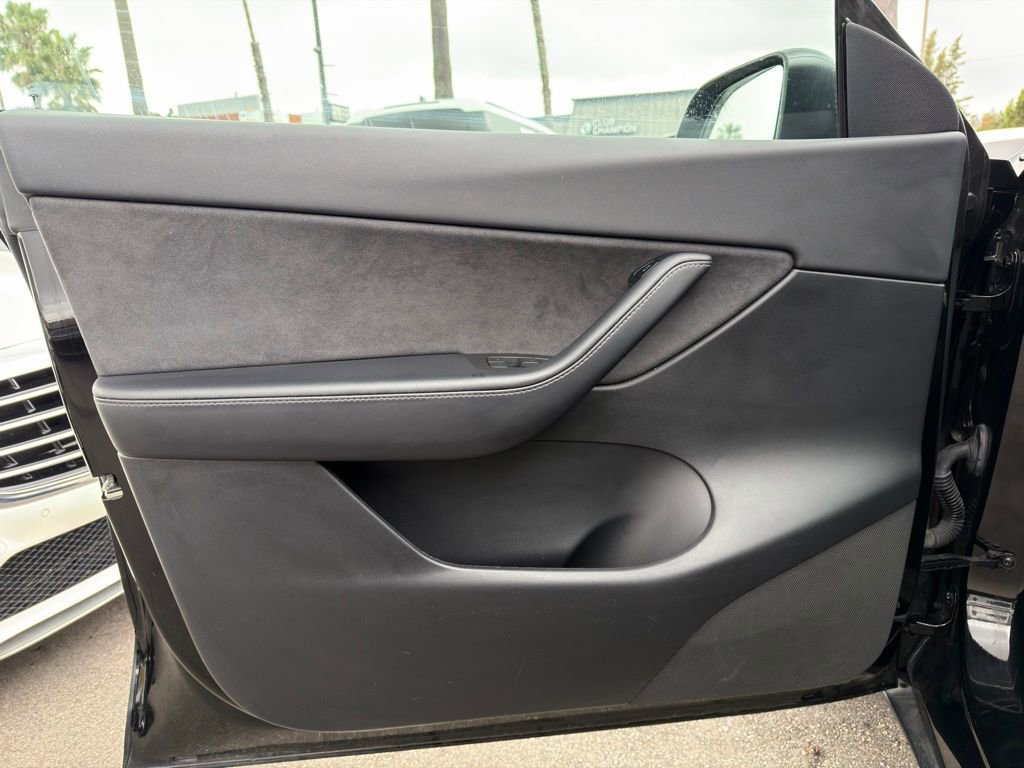 Used 2021 Tesla Model Y Performance image 14