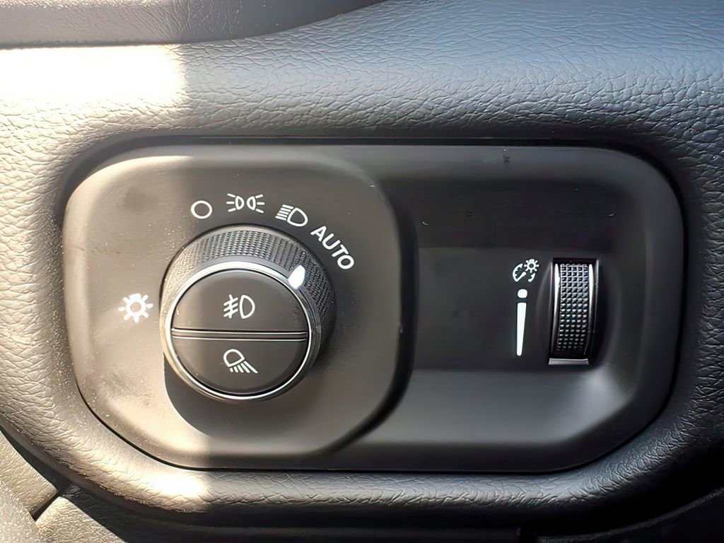 New 2026 RAM 2500 Big Horn AWD/4WD image 15