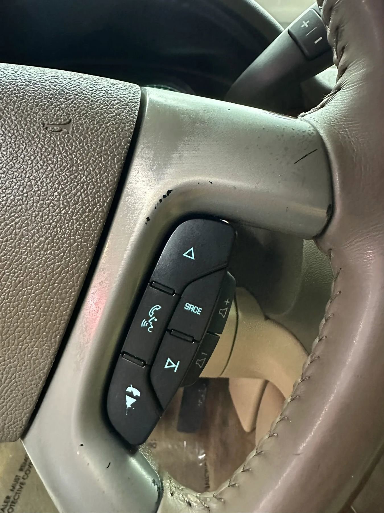 Used 2011 Chevrolet Avalanche LTZ RWD image 15
